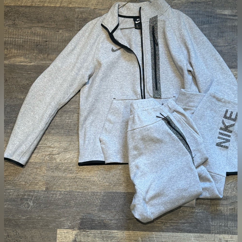 Nike jogger set